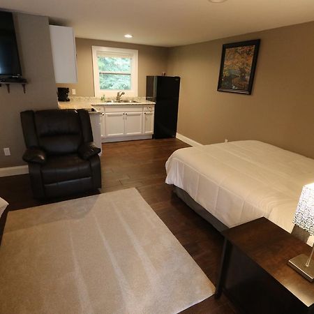 Brimley Motel Suites Εξωτερικό φωτογραφία
