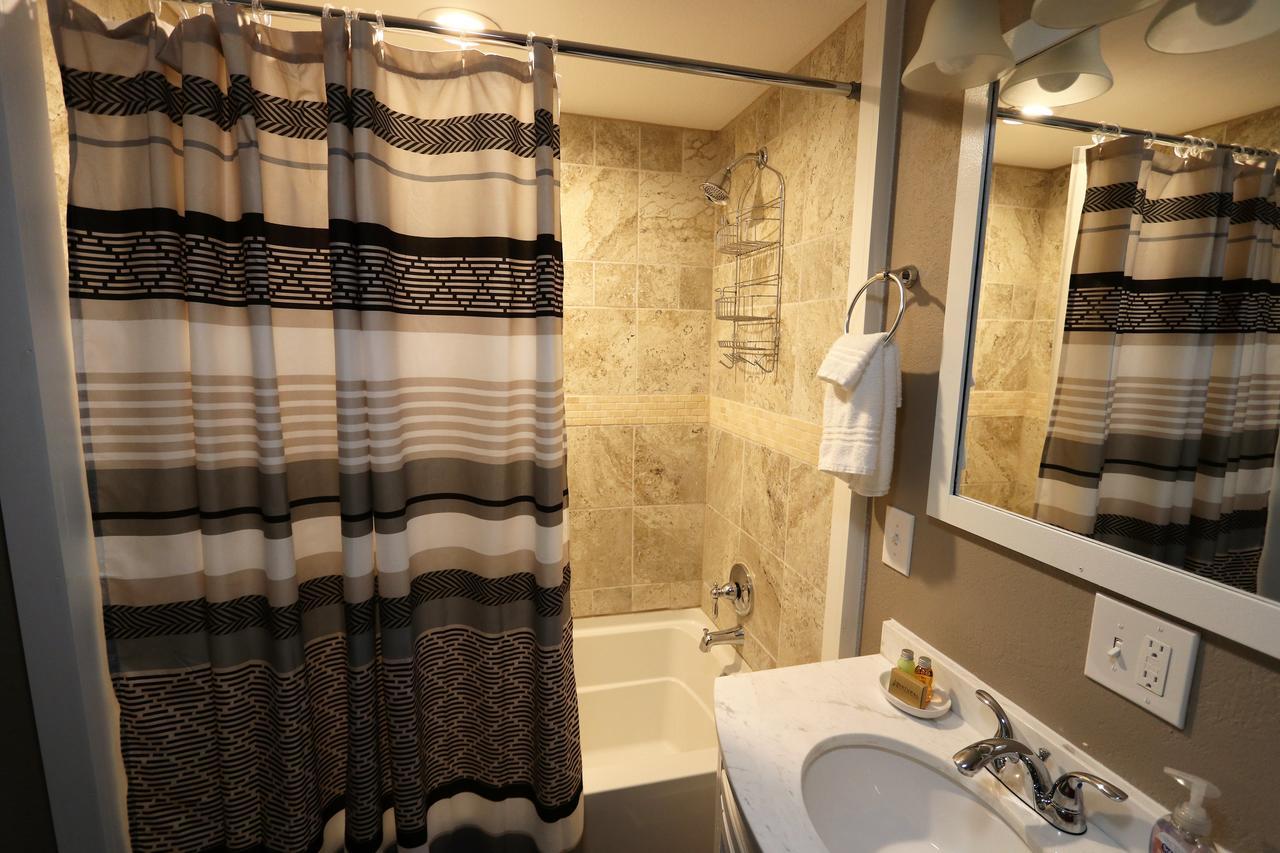 Brimley Motel Suites Εξωτερικό φωτογραφία
